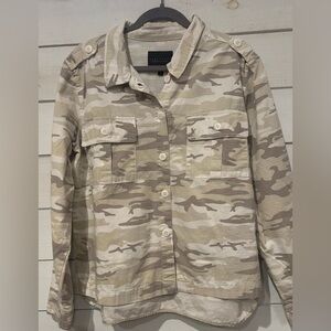 Sanctuary Camo Utility Jacket Cotton Camo Shacket, Button Front,Pockets, Sz L